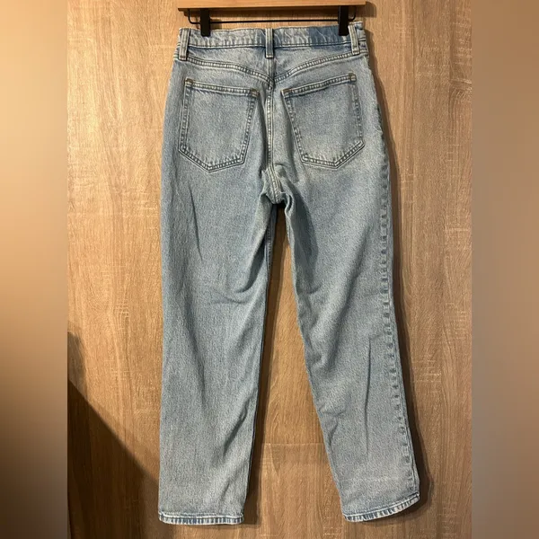Abercrombie & Fitch The 90’s Straight Ultra High Rise Jeans Size 28 Light Wash - Image 2