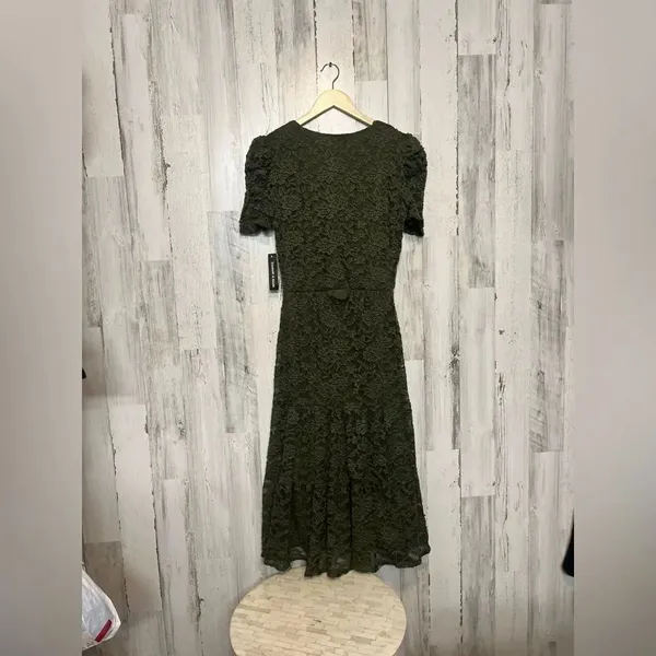 Elizabeth & Nicole Green laced maxi dress - Image 2