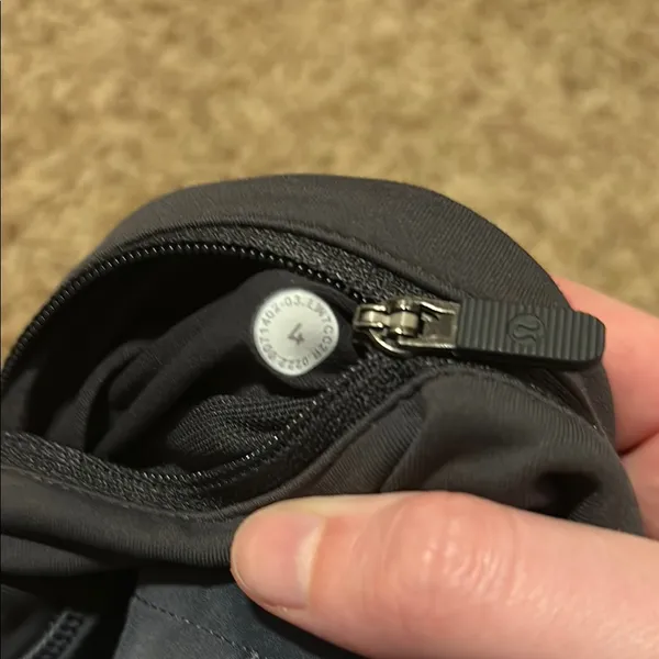 Lululemon Graphite Gray Speed Up 2.5 Shorts - Image 2