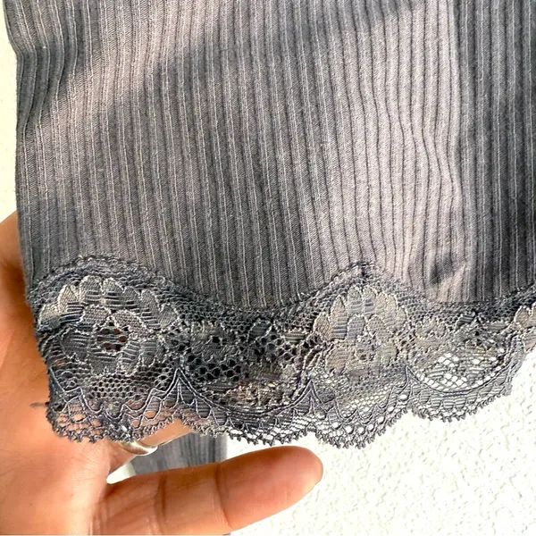 NEW Free People Womens Shirt Top Gray Boulevard Ribbed Lace Hem Size Medium - Image 7