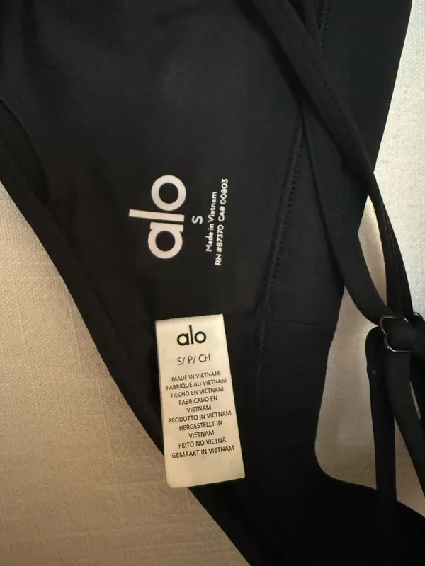 Alo Airlift Intrigue Yoga Sports Bra - Image 7