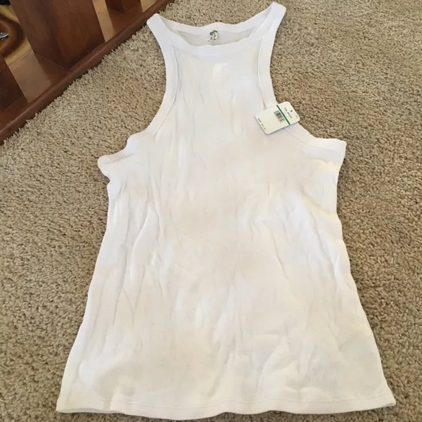 Free People White tank top never worn - Image 2