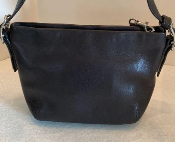 Coach Vintage  Leather Purse - Image 4