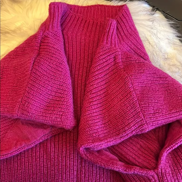 Babaton Fuchsia Crew Neck tops Size XL - Image 7