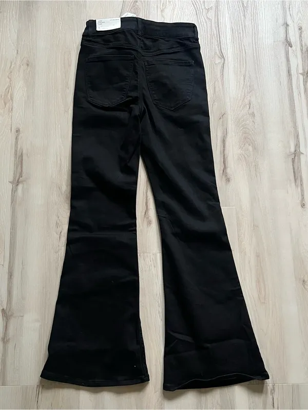 NWT American Eagle super high rise flare pants size 6 - Image 6