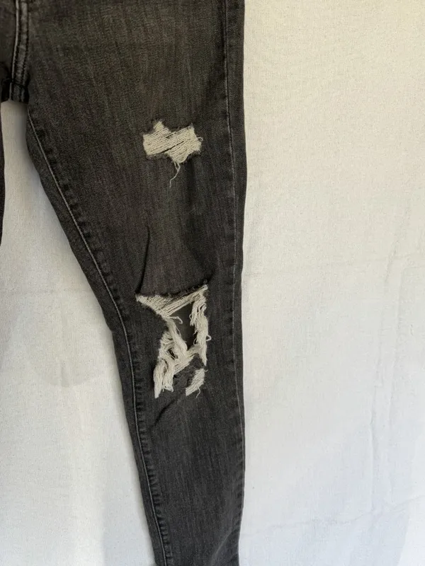 Levi's 721 High Rise Skinny Jeans Faded Black Distressed 27 - Image 2