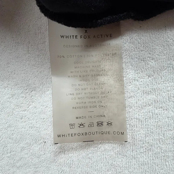 White Fox Active x Sarah’s Day Sweatshirt Womens Large Black Chevron Pullover - Image 3