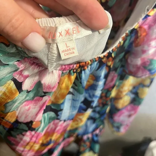 ✨Luxxel Britney Tropical Floral Print Ruffle Sz Large Romper✨ - Image 5