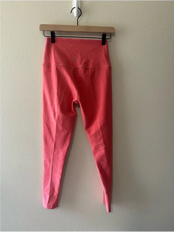 Beyond yoga caught in the midi leggings coral glow Heather SD3243 size med - Image 10