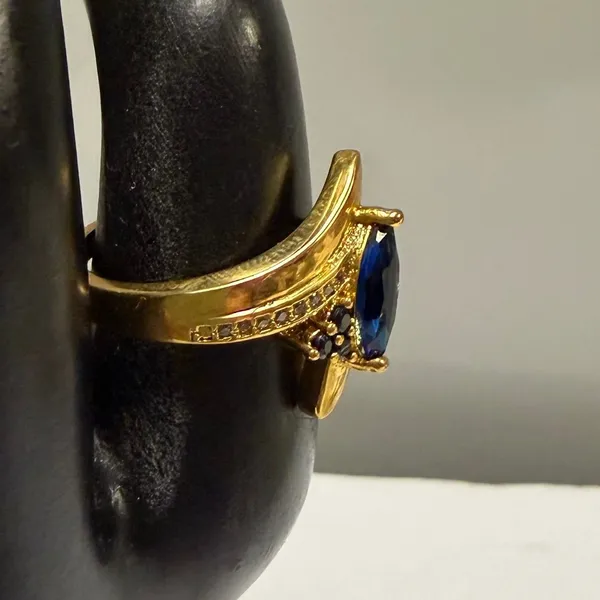 Gold Tone Marquise Blue Sapphire Cluster Ring Size 8 Statement Cocktail - Image 3