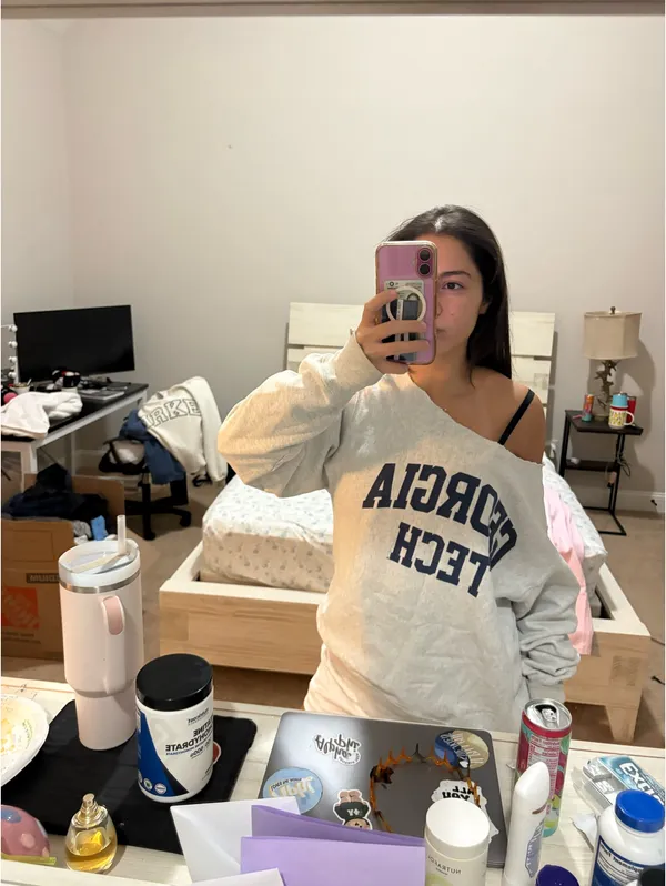 Georgia Tech Champion Sweatshirt off the shoulder - Image 2