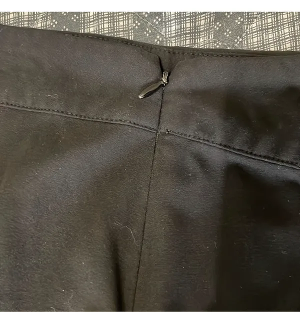 Women’s Old Navy size 6 pencil/a line skirt - Image 4