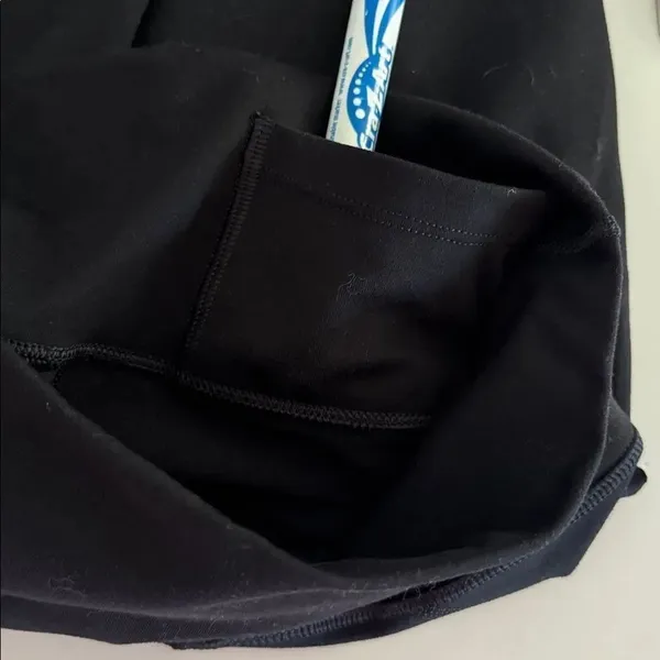 Fabletics Women's Black Bike Shorts EUC - Image 3