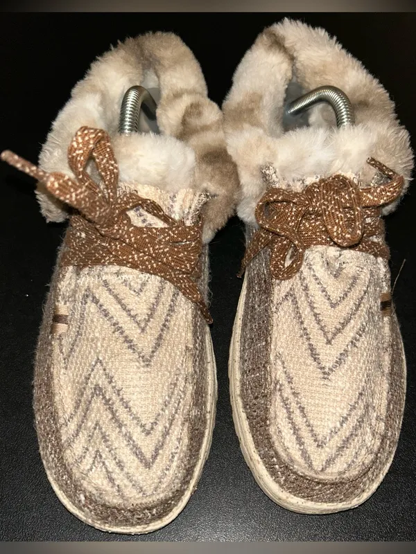 HEY DUDE Women's Size 10 Britt Boho Chevron Fur Lined Boots - Image 3