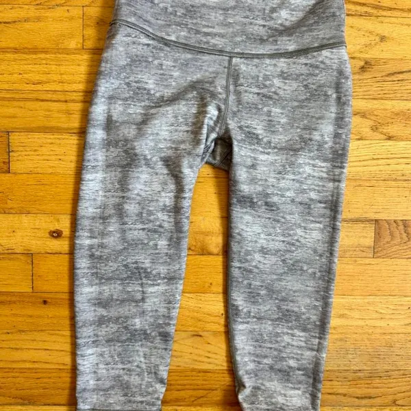 WITH x Peloton Pride Geo Prism Rainbow Capri Leggings M Workout - Image 7