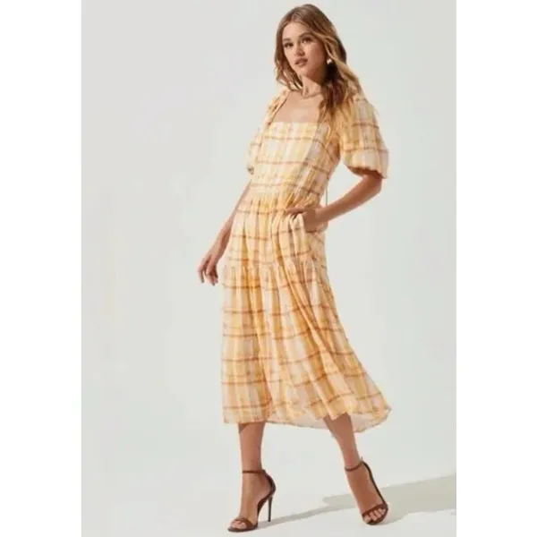 Astr The Label Ilana Midi Dress‎ Size Medium New with Tags - Image 3