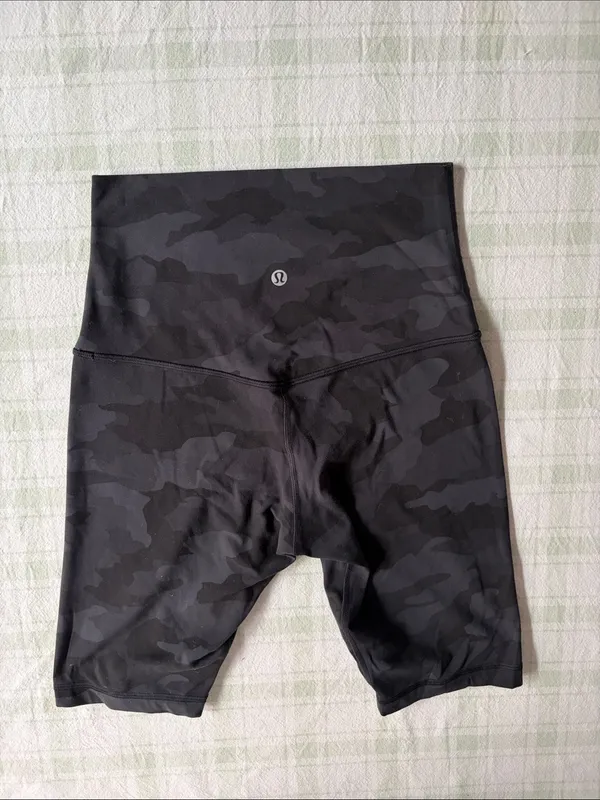Lululemon Align High-Waist Camo Bike Shorts - Black/Grey - Image 3