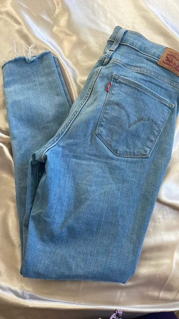 Levi’s 720 High-Rise Super Skinny Jeans 29 - Image 4