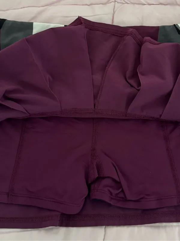 lululemon Run Pace Setter Skirt skort in plum pow stripe, size 8 pleated back - Image 12
