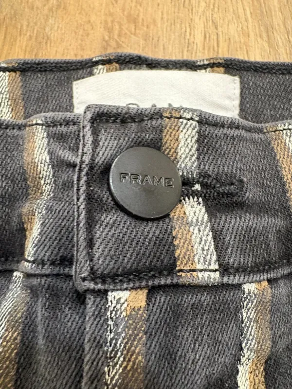 🌟 Frame 🌟 Striped Le Bardot Crop Flare Patch Pocket Denim Jeans Black Wash 27 - Image 4