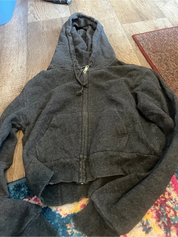 Brandy Melville grey cropped hoodie - Image 8