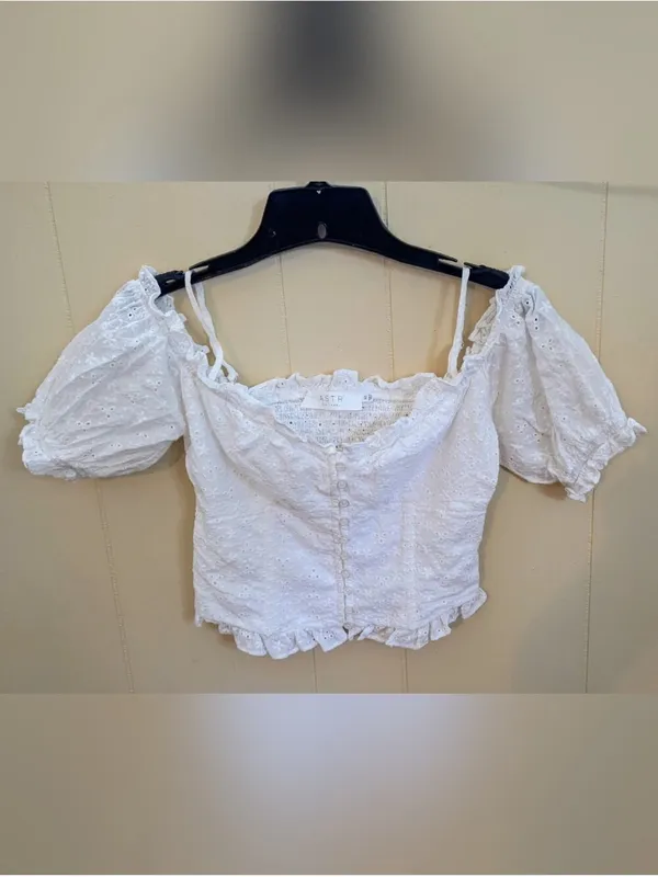 ASTR White Eyelet Puff-Sleeve Crop Top - Women - Image 2