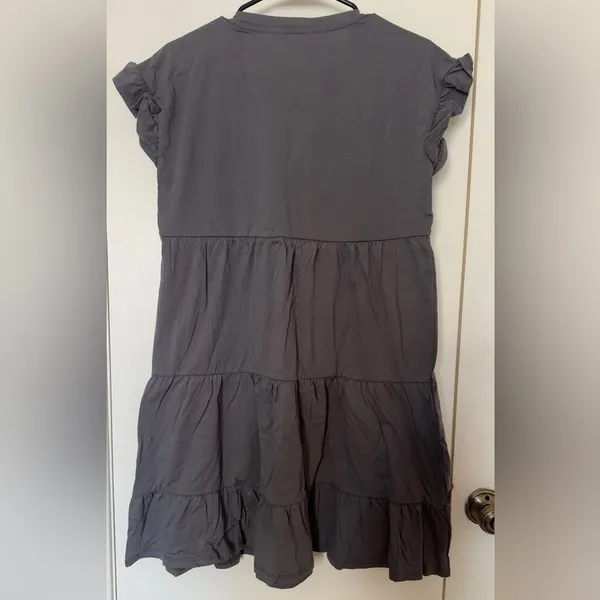 Time and Tru Women’s XS Gray Ruffle Sleeve Tunic Top Short Sleeve Casual - Image 5