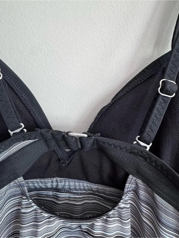 Athleta Black and Gray Striped Tankini Swim Top XS - Image 4