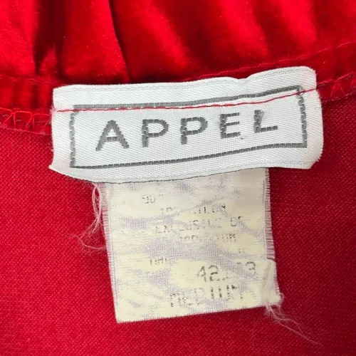 Vintage Red Velour Nightgown‎ Women Medium Quilted Ruffle Zip Long Sleeve Appel - Image 4