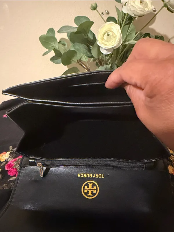 Tory Burch Black Leather Crossbody with Gold Logo Chain - Image 11