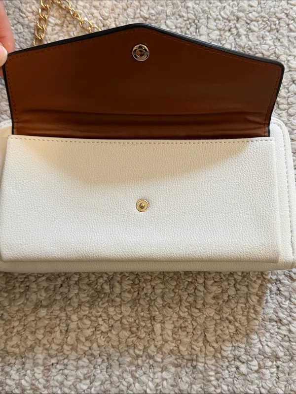 Women’s Cream Crossbody Wallet with Chain Strap - Image 6