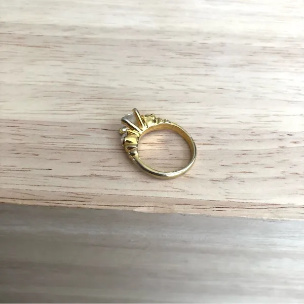 Vintage Gold Tone Ring Size 5.75 - Image 2