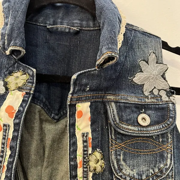 Dark Wash Distressed Embellished Distressed Denim Jean Vest XS‎ Y2K Unbranded - Image 2