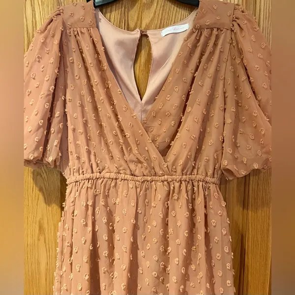 La Femme Pink Swiss Dot V-Neck Short Sleeve‎ Flowy Lined Mini Dress Size Small - Image 2