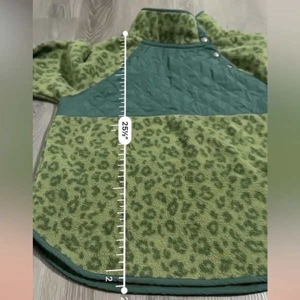 J. Crew Green Leopard Print Quilted Button-Neck Sherpa Long Sleeve Sweater Sz M‎ - Image 10