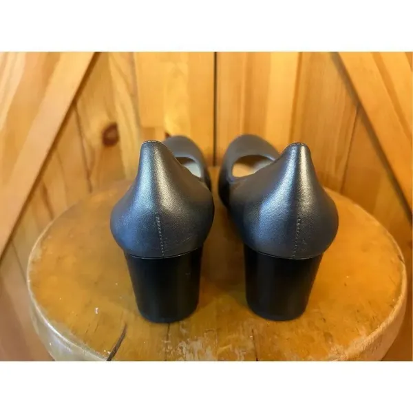 Jon Josef Damas Leather Pumps platinum size 8.5 ￼ - Image 4