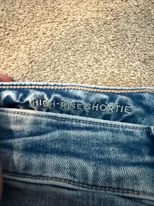 American Eagle Light Wash Distressed Hi Rise Shortie Denim Shorts Size 2 - Image 4