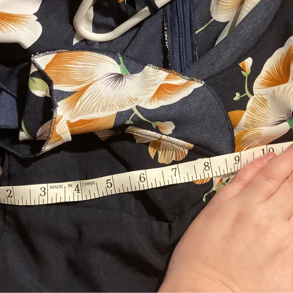 Shein floral navy dress in size small - Image 9