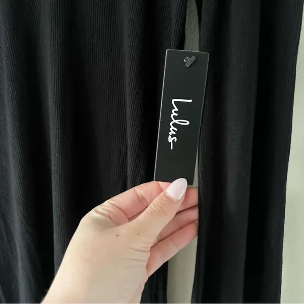 NWT lulus black flowy dress - Image 4
