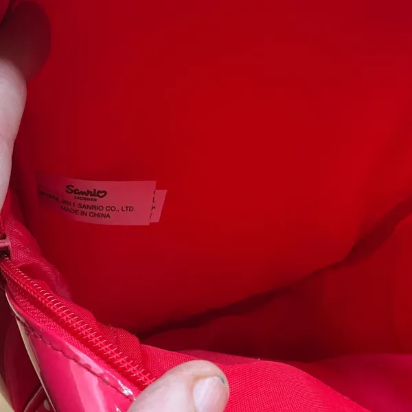 A Very Rare Vintage Sanrio 2011 Bright Red Shiny Hello Kitty Mini Backpack - Image 4