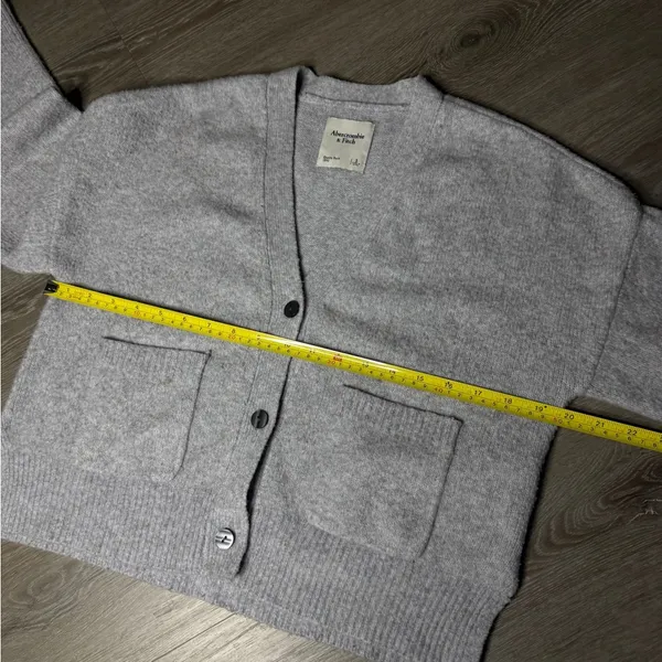 Abercrombie & Fitch Gray Women's Sweater - Image 5