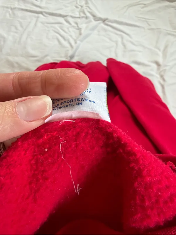 Vintage Disney Winnie the Pooh Embroidered Red Crewneck Sweatshirt‎ - Image 6