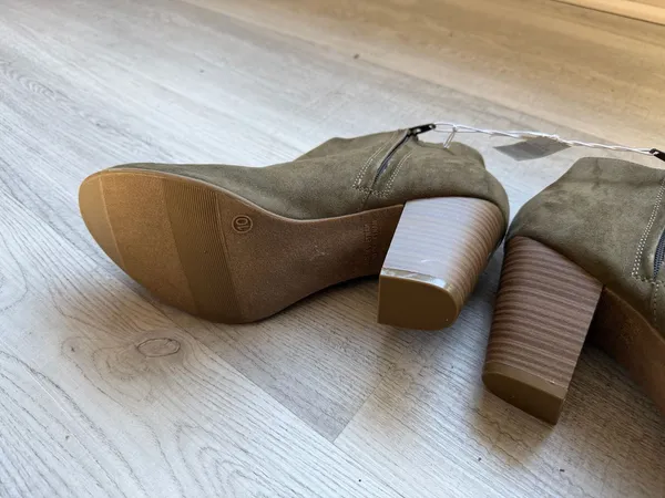 Old Navy Women’s Ankle Booties Olive Green Block Heel Size 10 New With Tag - Image 7