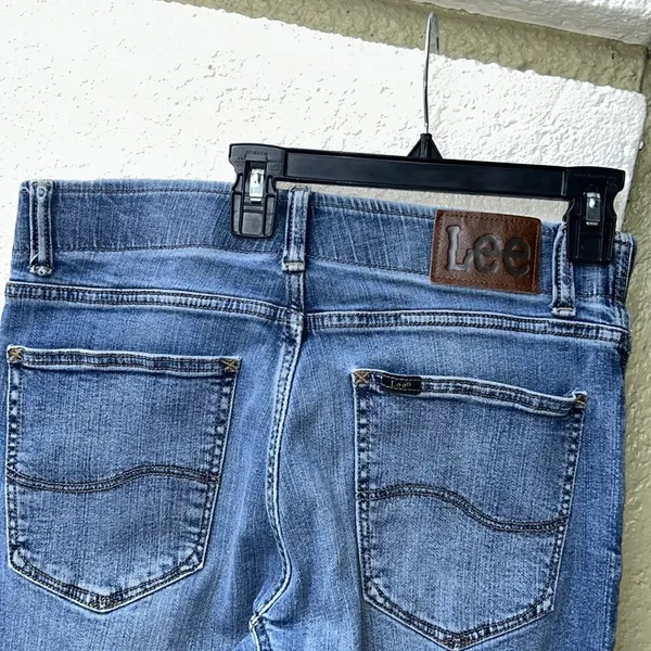 Lee Extreme Motion Straight Fit Tapered Leg women’s jeans 32x32 - Image 5