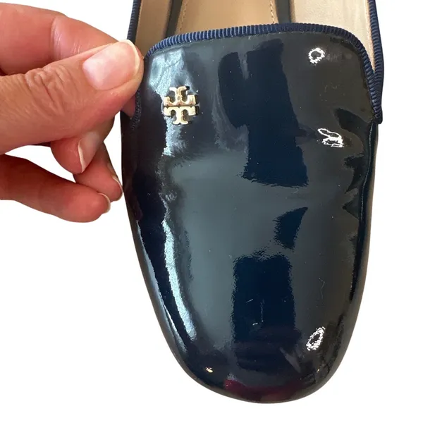 Tory Burch‎ Samantha Patent Smoking Slippers Navy Gold Logo Flats 8.5 - Image 11
