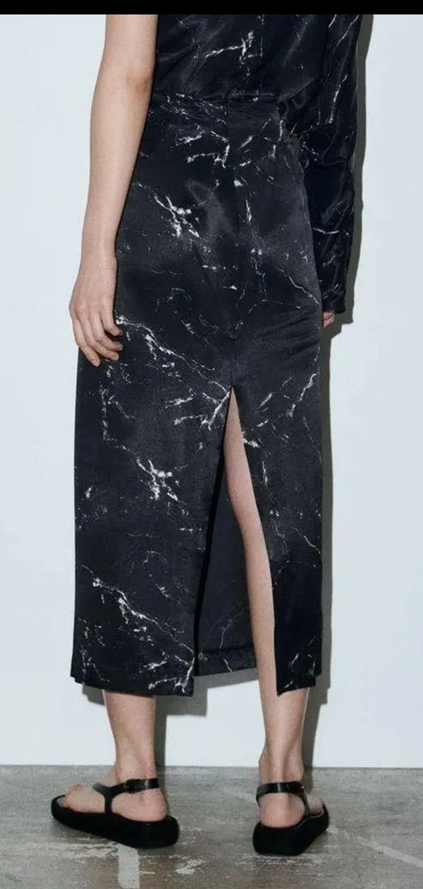 NWT Marble Printed Midi Pencil Skirt in Black XS - Image 2