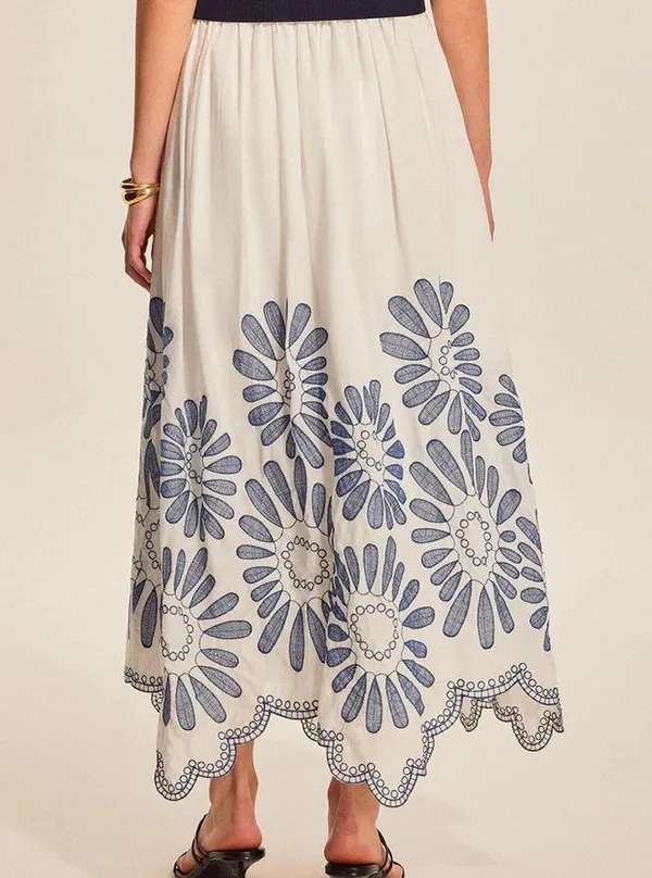 Commense Embroidered Scalloped Hem Skirt size small - Image 2