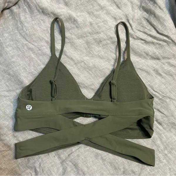 Lululemon Still Now Sports Bra Light Support A/B Cup Army Green Size 8 Yoga - Image 6