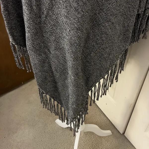 ZoZo Gray Knit Fringe Shawl Wrap for Women Solid Pattern Poncho Style - Image 3