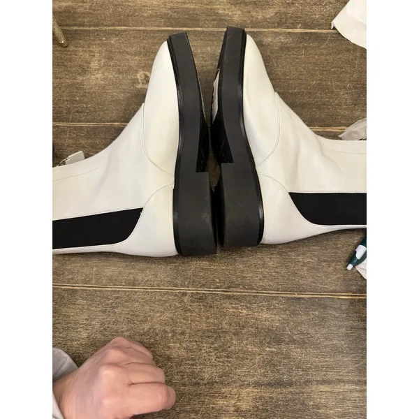 STUART WEITZMAN LODGE ZIP BOOTIE WHITE ANKLE BOOTS FRONT ZIPPER SHOE Size 8 - Image 6